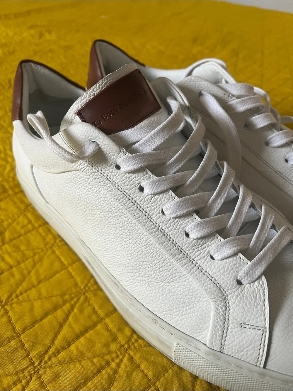 White leather minimalist leather sneakers
